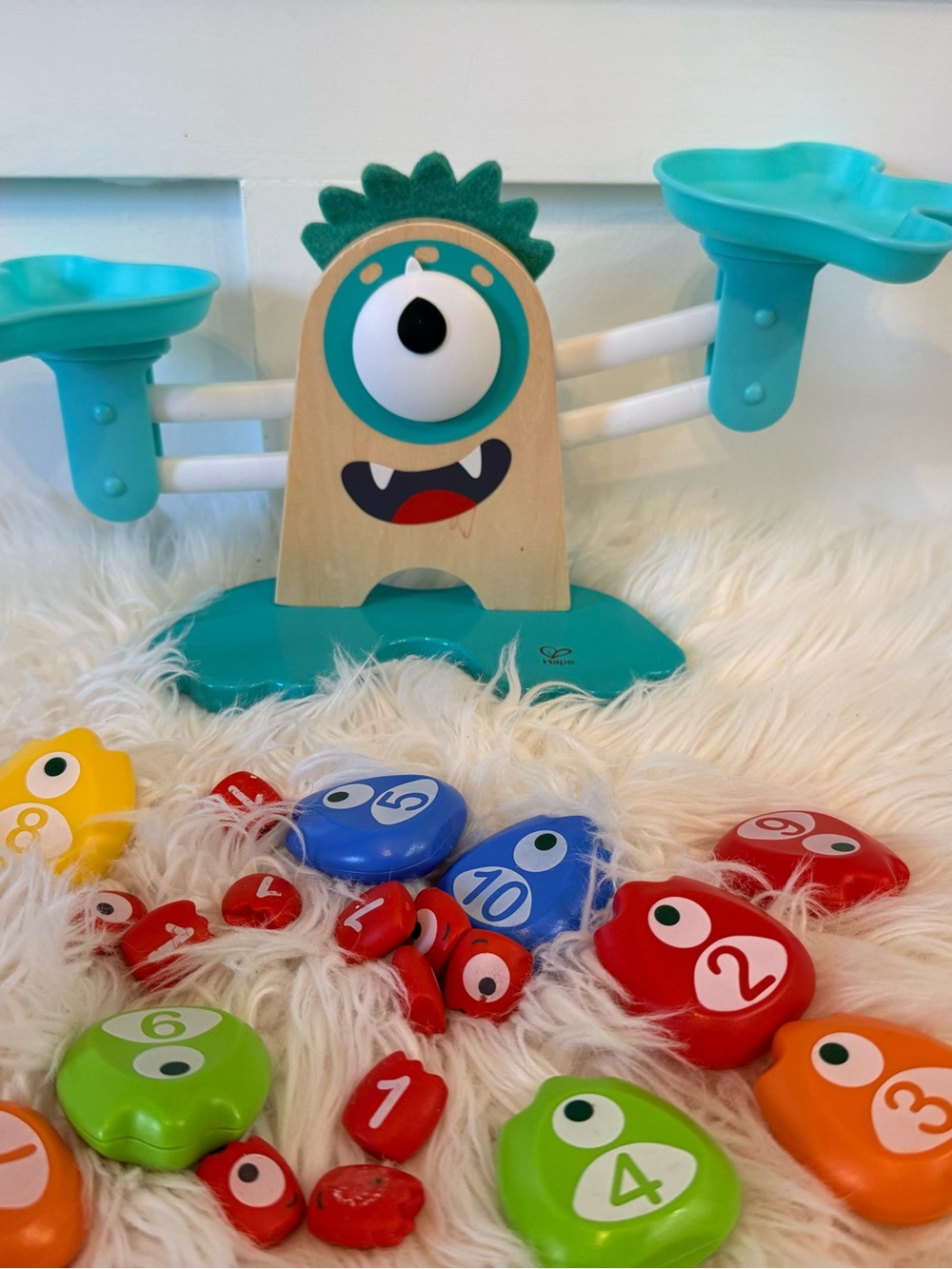 • Hape Monster Math Scale